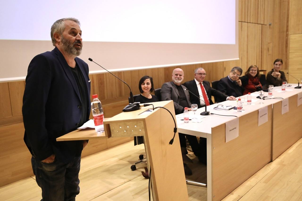 Así fue el acto en el Aula Magna de la Escuela de Arquitectura de la UGR 