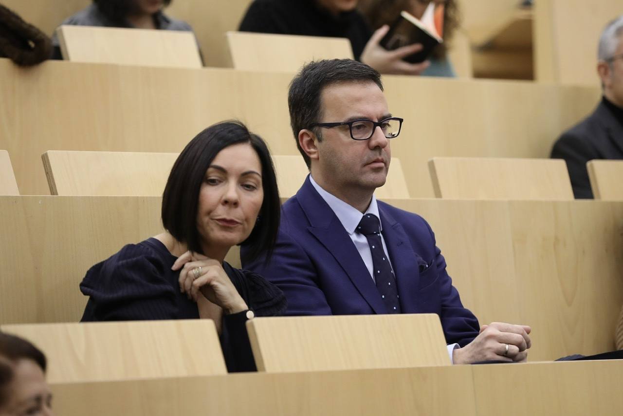 Así fue el acto en el Aula Magna de la Escuela de Arquitectura de la UGR 