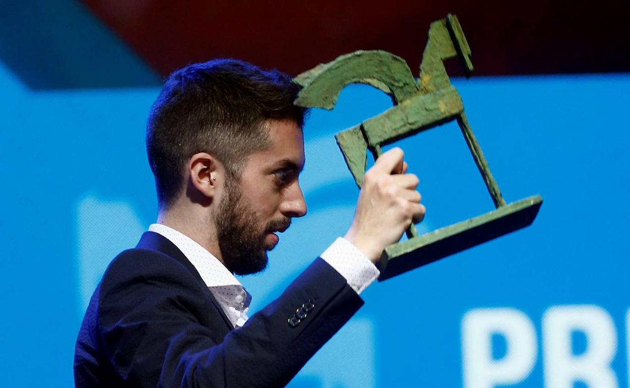 David Broncano, tras recoger ayer el premio. 