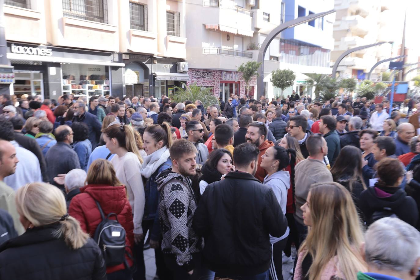 Miles de personas se han citado hoy en Motril para protestar por la situación del campo y pedir soluciones