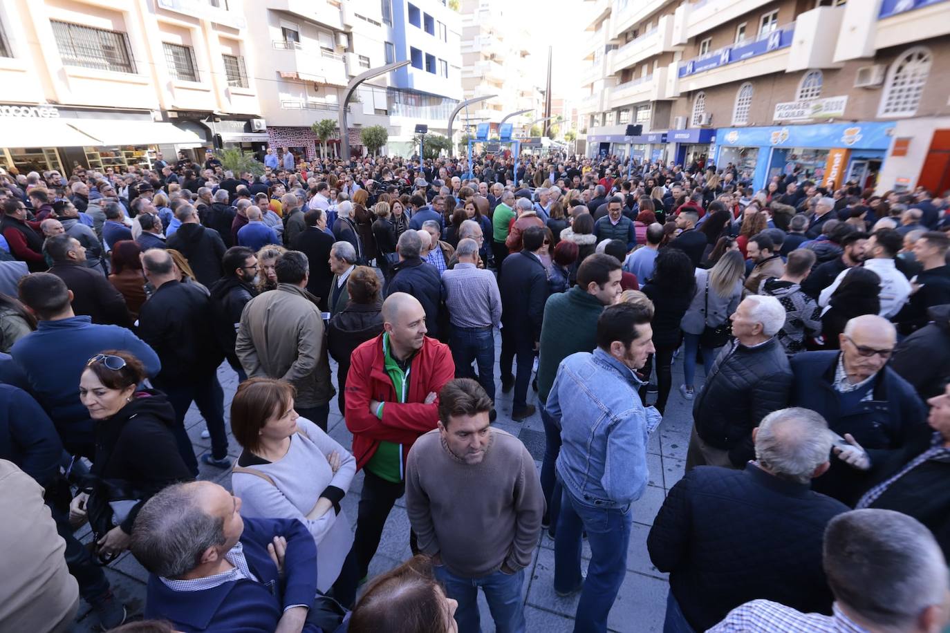 Miles de personas se han citado hoy en Motril para protestar por la situación del campo y pedir soluciones
