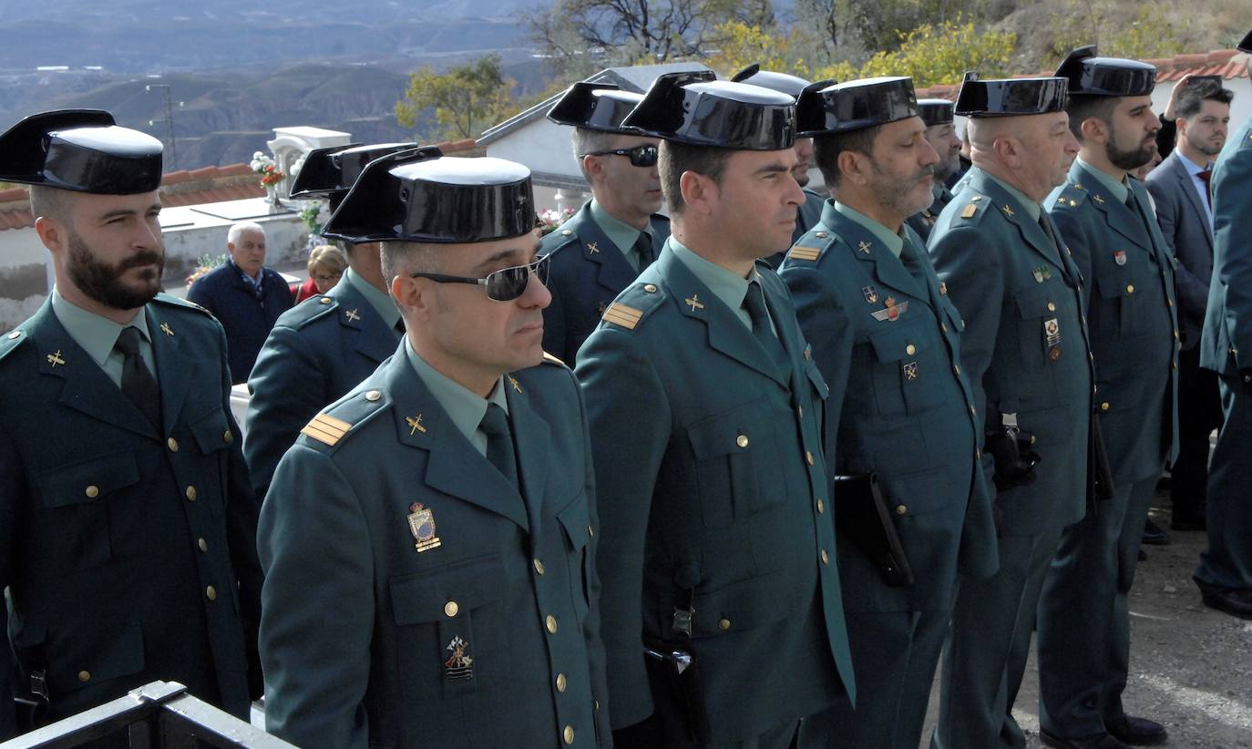 Fotos: Así ha sido el homenaje a los dos guardias civiles asesinados en Granada hace un siglo