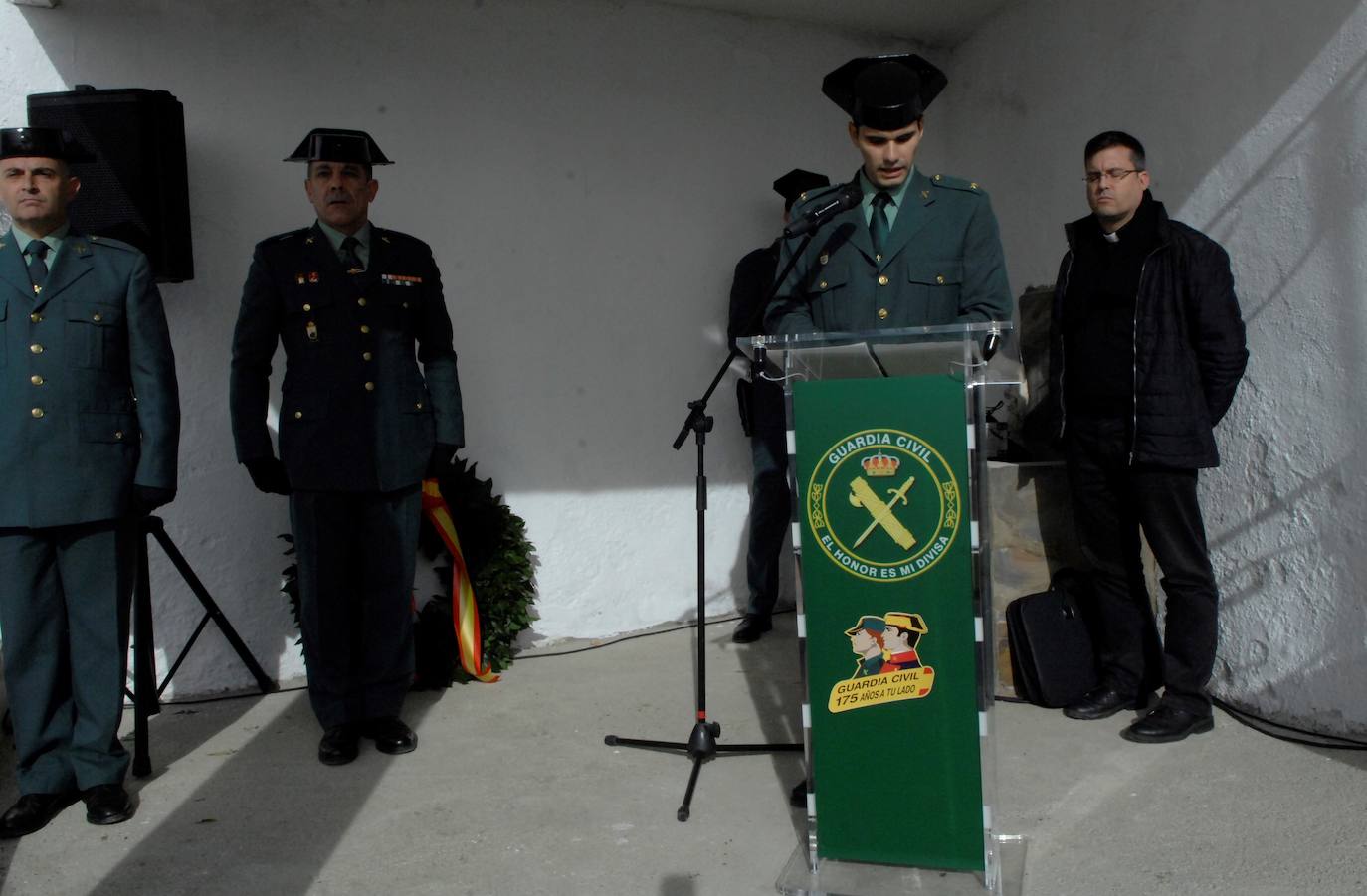 Fotos: Así ha sido el homenaje a los dos guardias civiles asesinados en Granada hace un siglo