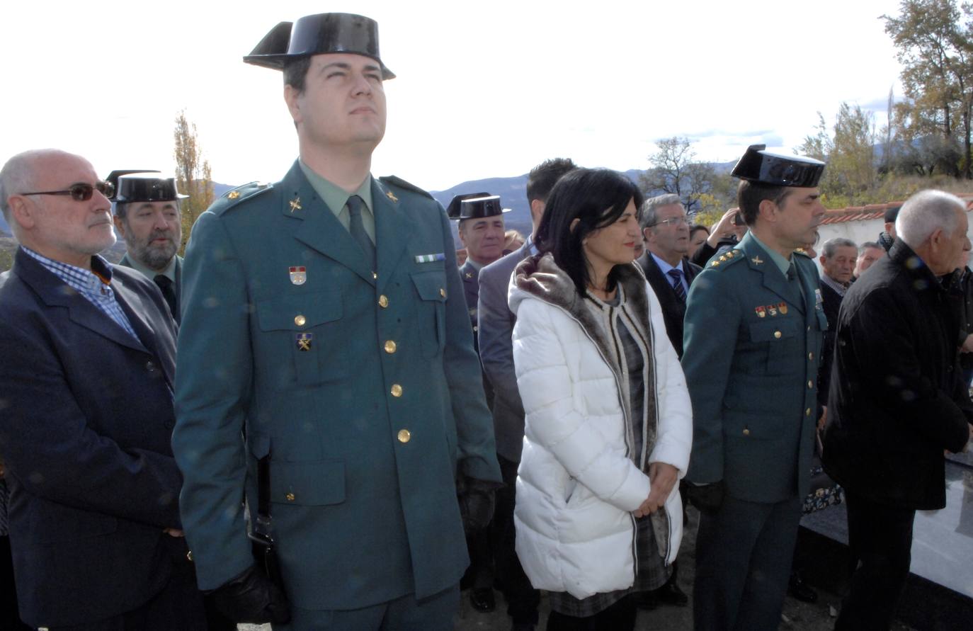 Fotos: Así ha sido el homenaje a los dos guardias civiles asesinados en Granada hace un siglo