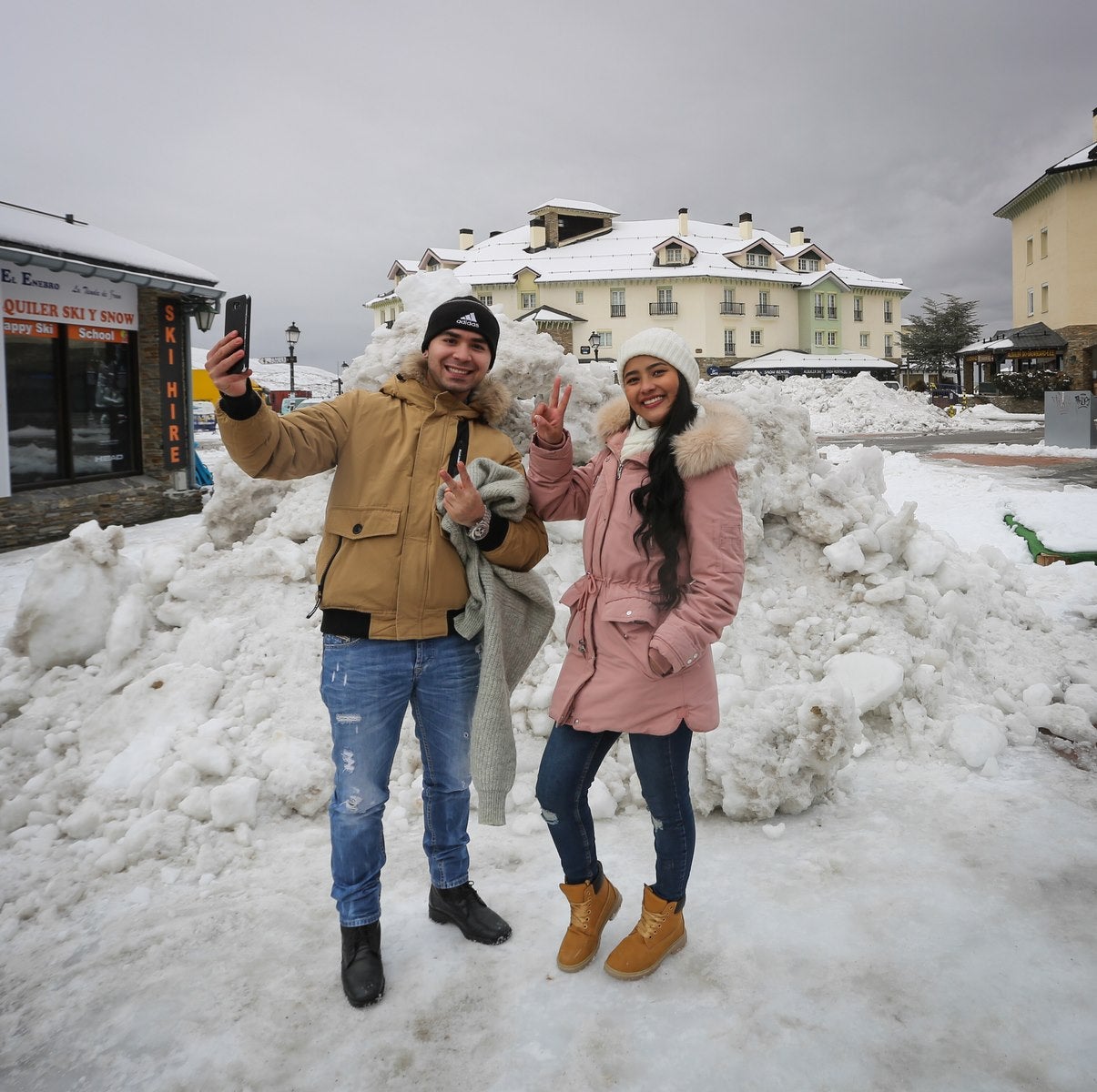 Así luce la estación tras las últimas nevadas, a punto de estrenar temporada.