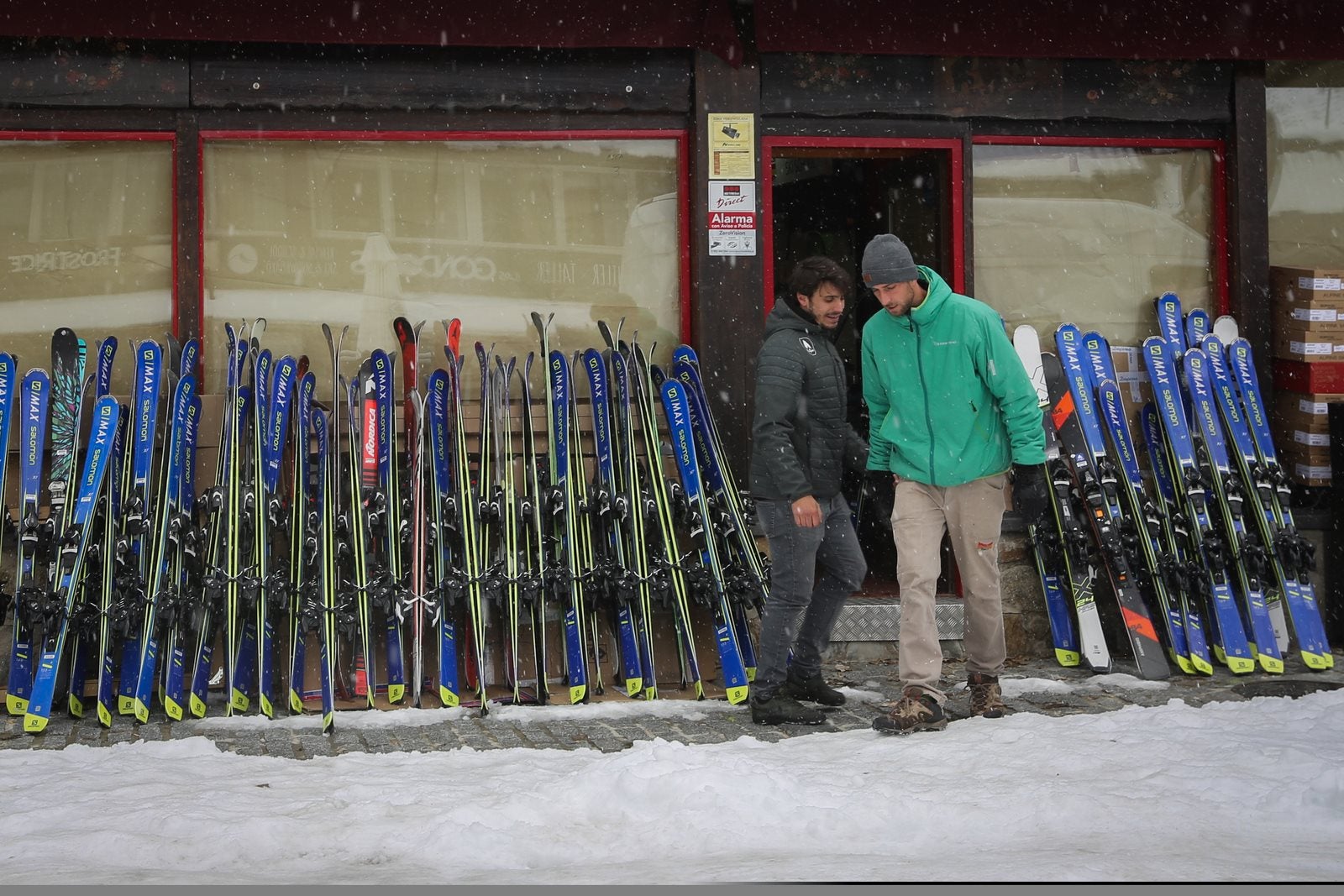 Así luce la estación tras las últimas nevadas, a punto de estrenar temporada.