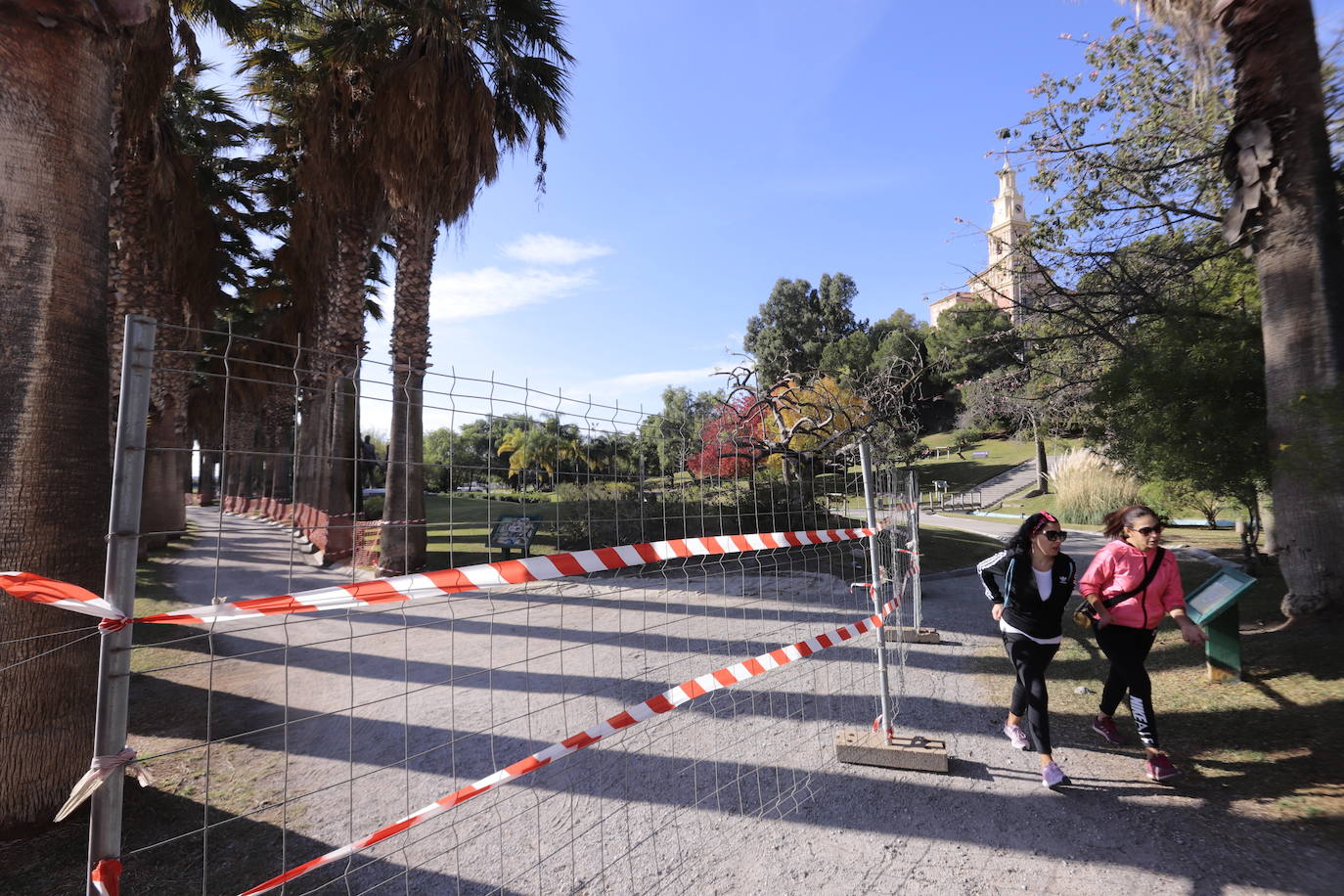 El objeto de este sendero es crear una vía accesible que mejore la movilidad a través del parque y sirva de interconexión entre la avenida de la Constitución y la avenida de Nuestra Señora de la Cabeza. 