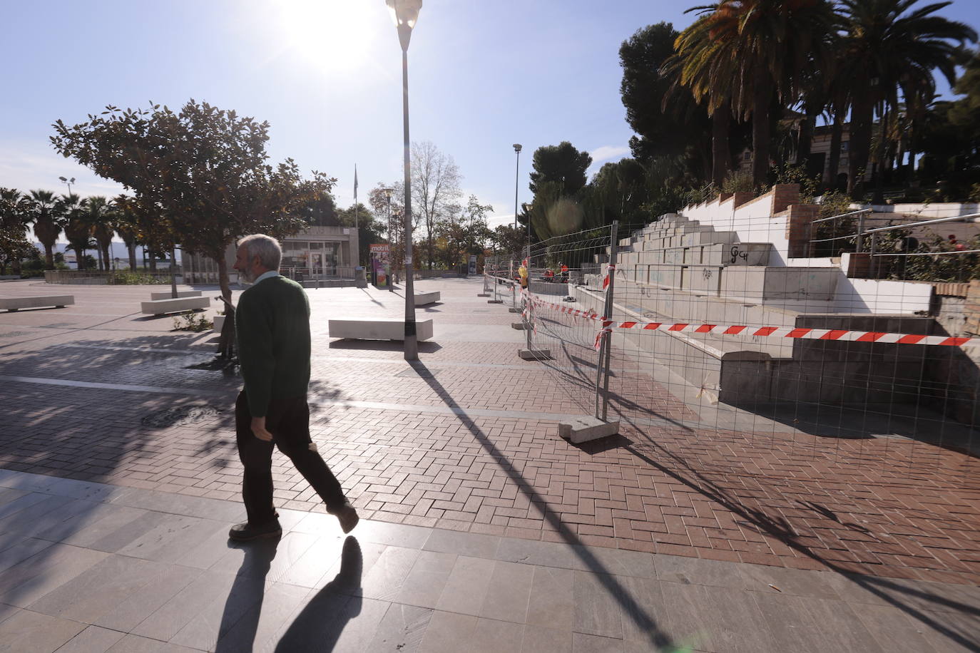 El objeto de este sendero es crear una vía accesible que mejore la movilidad a través del parque y sirva de interconexión entre la avenida de la Constitución y la avenida de Nuestra Señora de la Cabeza. 