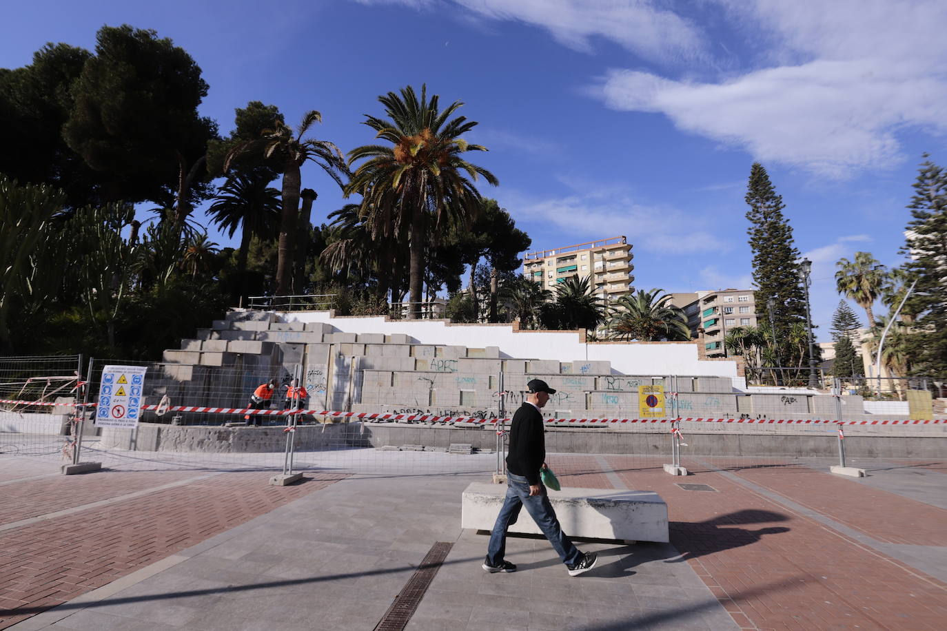 El objeto de este sendero es crear una vía accesible que mejore la movilidad a través del parque y sirva de interconexión entre la avenida de la Constitución y la avenida de Nuestra Señora de la Cabeza. 