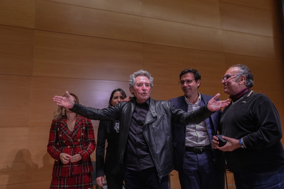 Miguel Ríos y el Planta Baja reciben los premios en el Parque de las Ciencias 