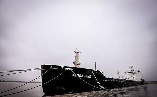 Barco abandonado en Granada | El juzgado autoriza la subasta del carguero ruso de Motril