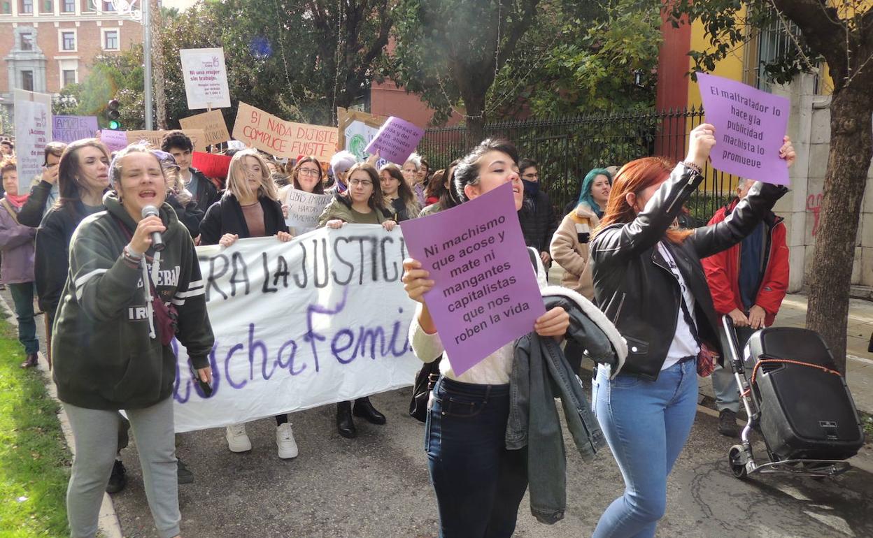 Manifestantes en al protesta del 25-N el año pasado. 