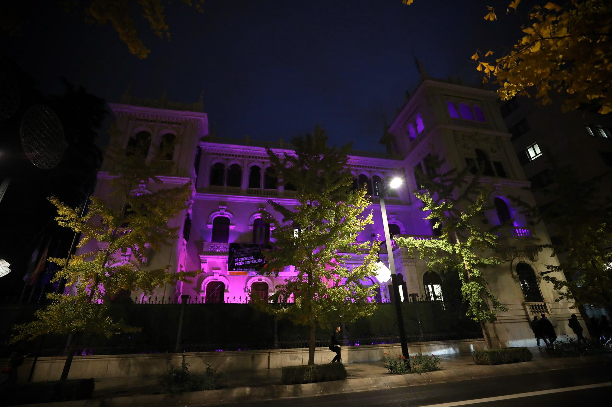 La manifestación con motivo del 25N ha puesto en valor la figura de la mujer con numerosos cánticos 