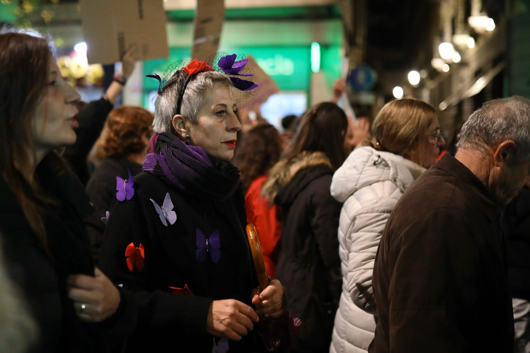La manifestación con motivo del 25N ha puesto en valor la figura de la mujer con numerosos cánticos 