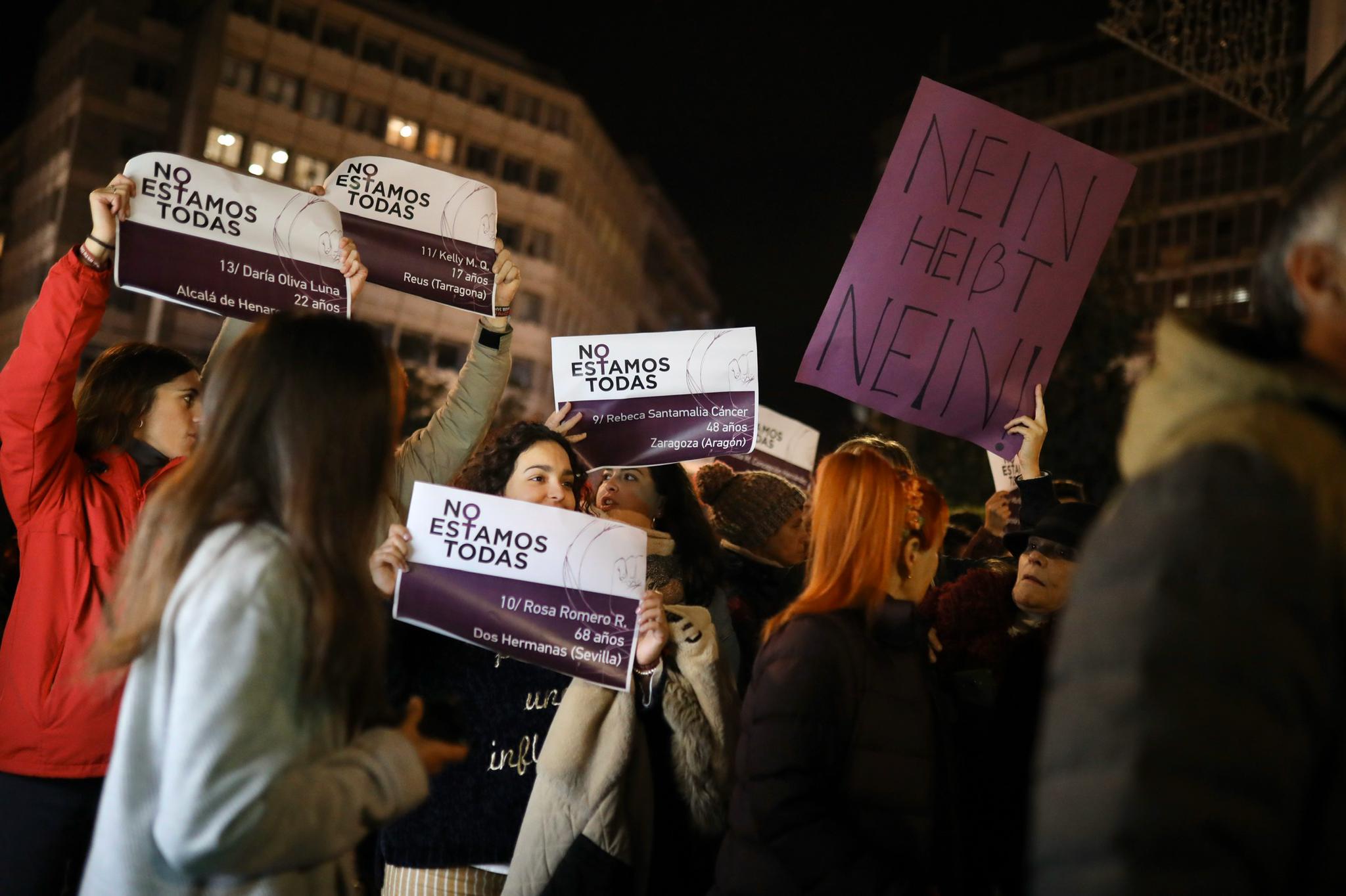 La manifestación con motivo del 25N ha puesto en valor la figura de la mujer con numerosos cánticos 