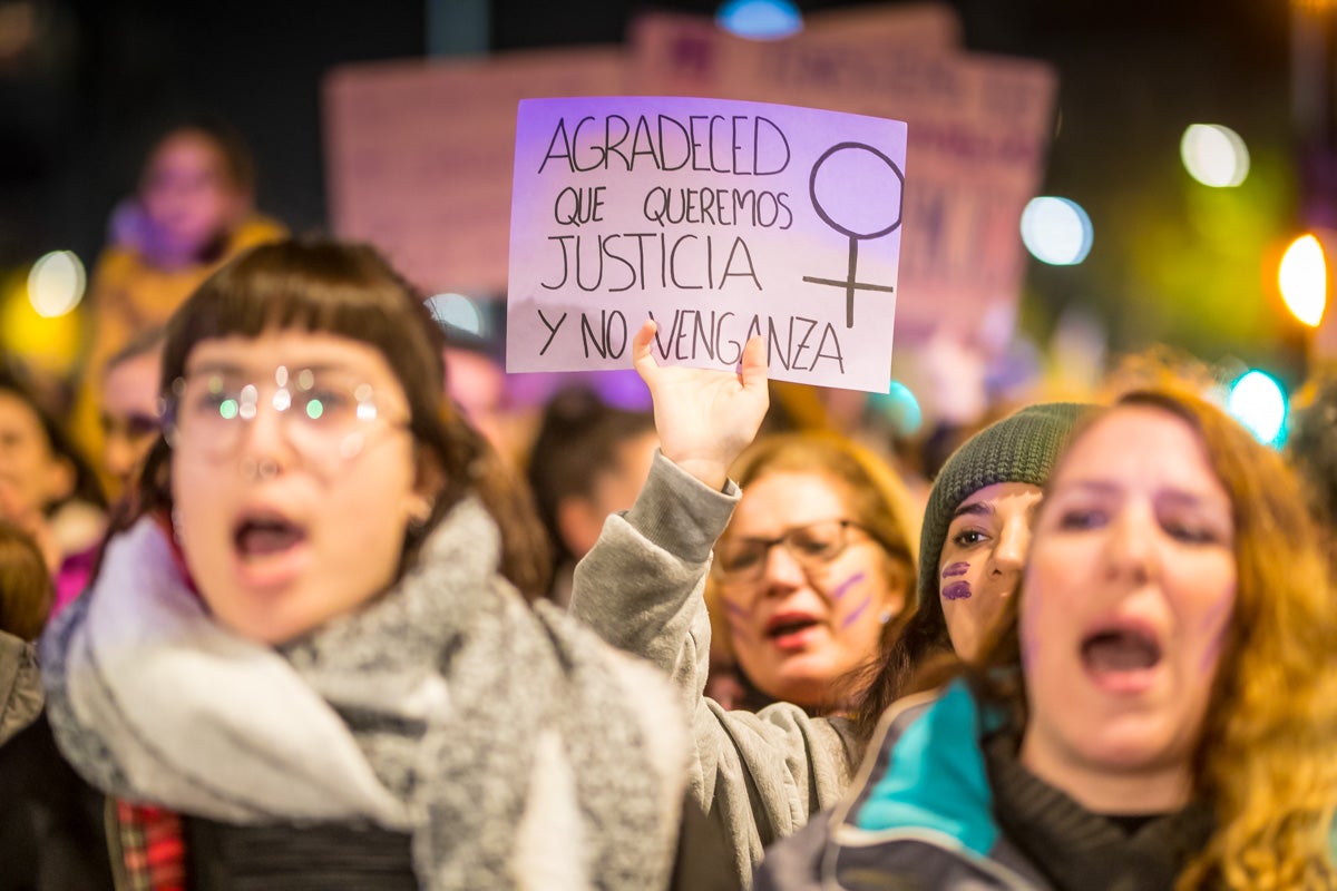 Repasa los carteles de la manifestación feminista contra la violencia de género de este 25N en Granada 