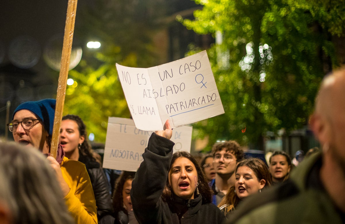 Repasa los carteles de la manifestación feminista contra la violencia de género de este 25N en Granada 