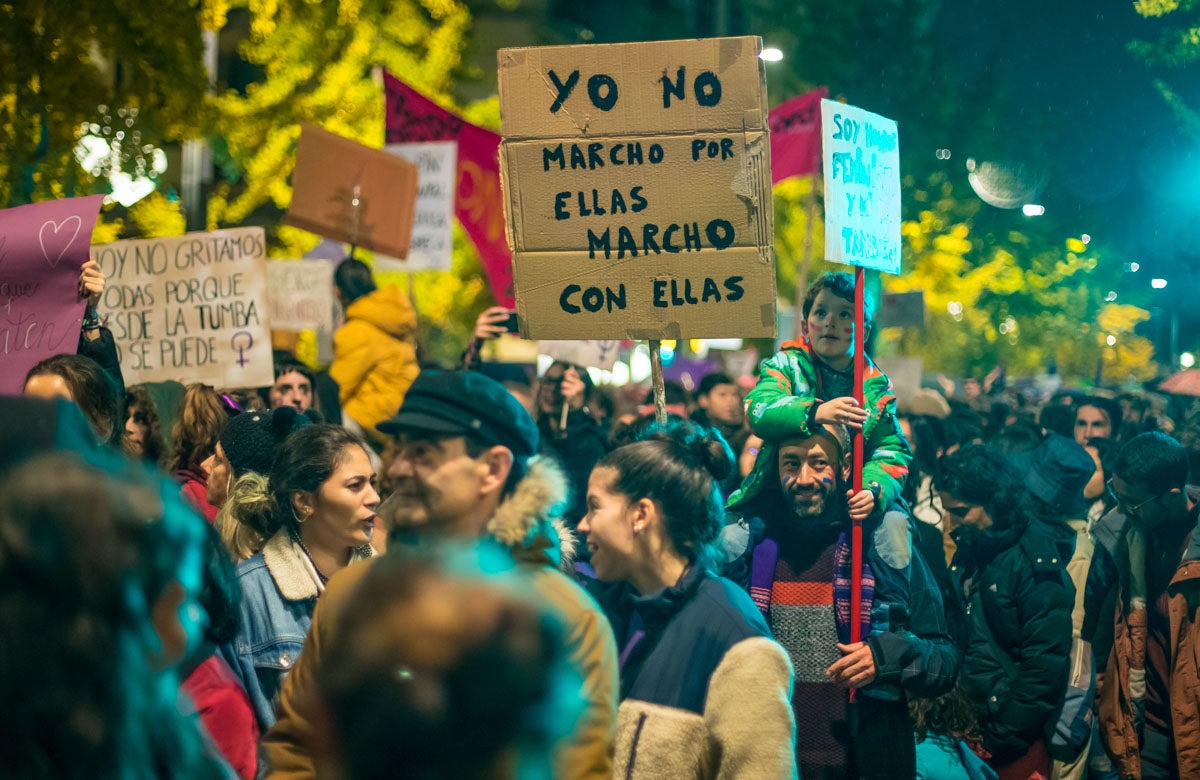 Repasa los carteles de la manifestación feminista contra la violencia de género de este 25N en Granada 