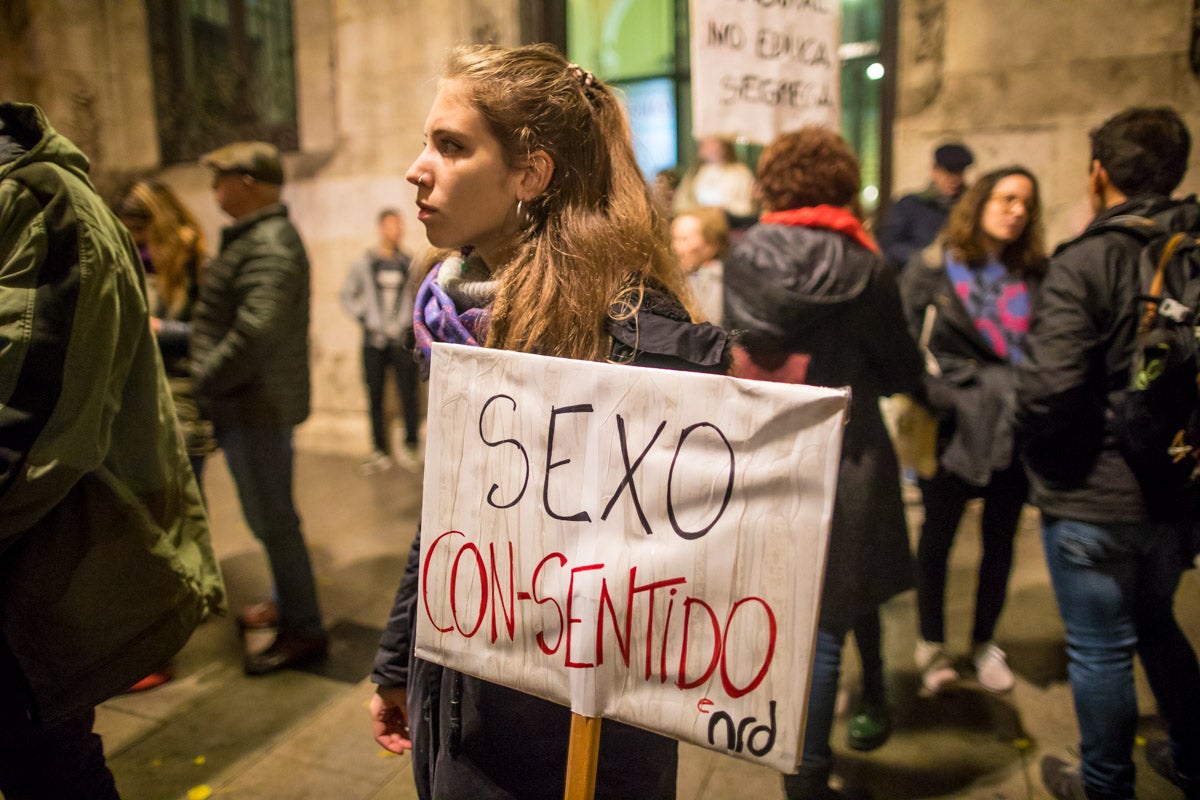 Repasa los carteles de la manifestación feminista contra la violencia de género de este 25N en Granada 