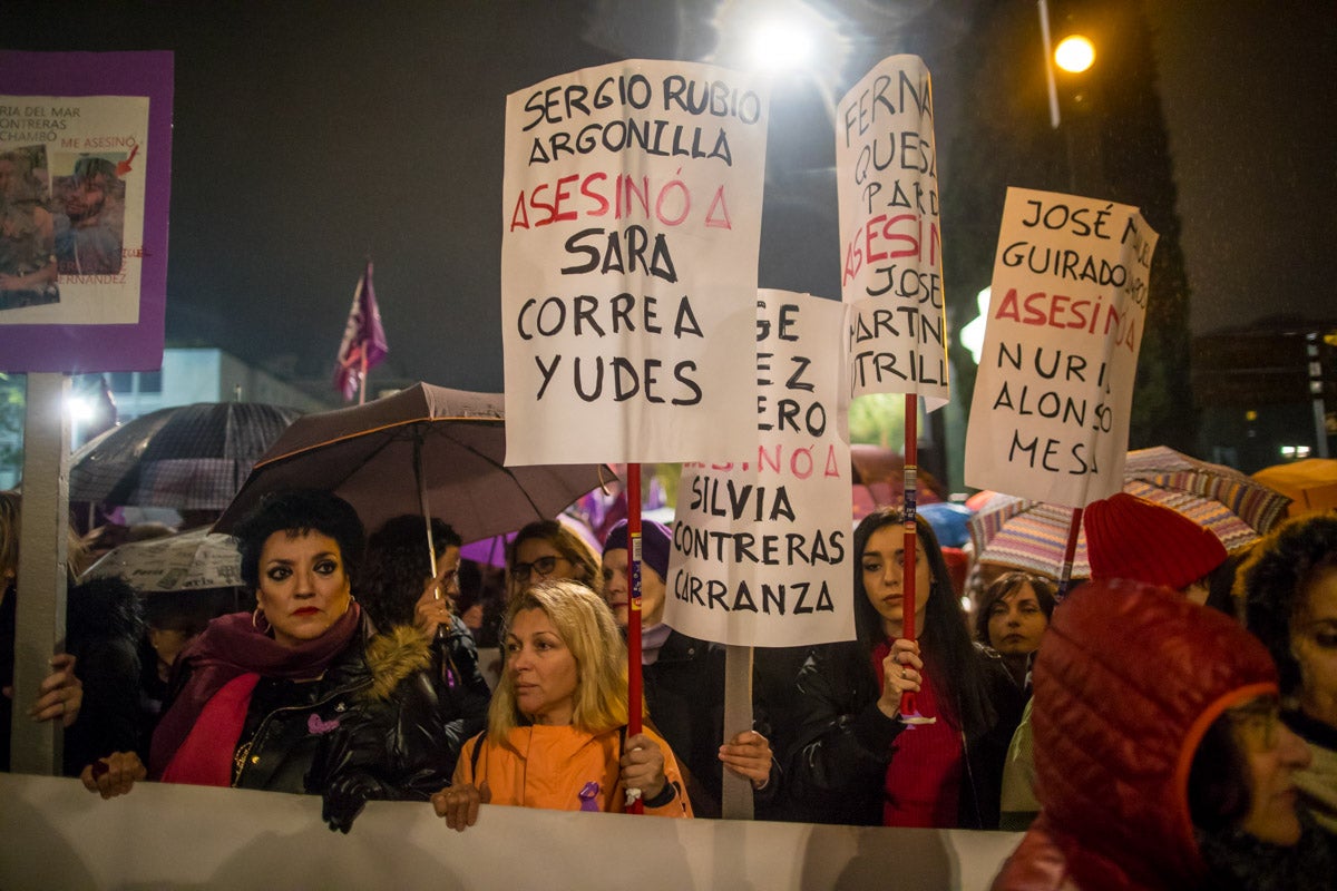 Repasa los carteles de la manifestación feminista contra la violencia de género de este 25N en Granada 