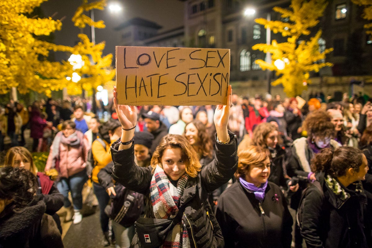 Repasa los carteles de la manifestación feminista contra la violencia de género de este 25N en Granada 