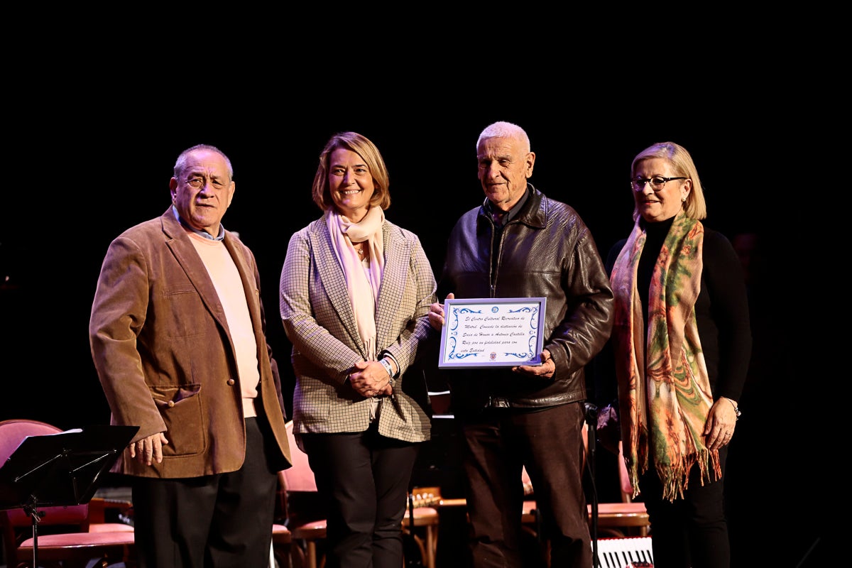 La entidad cumplía 89 años y varios de sus miembros recibieron un merecido homenaje
