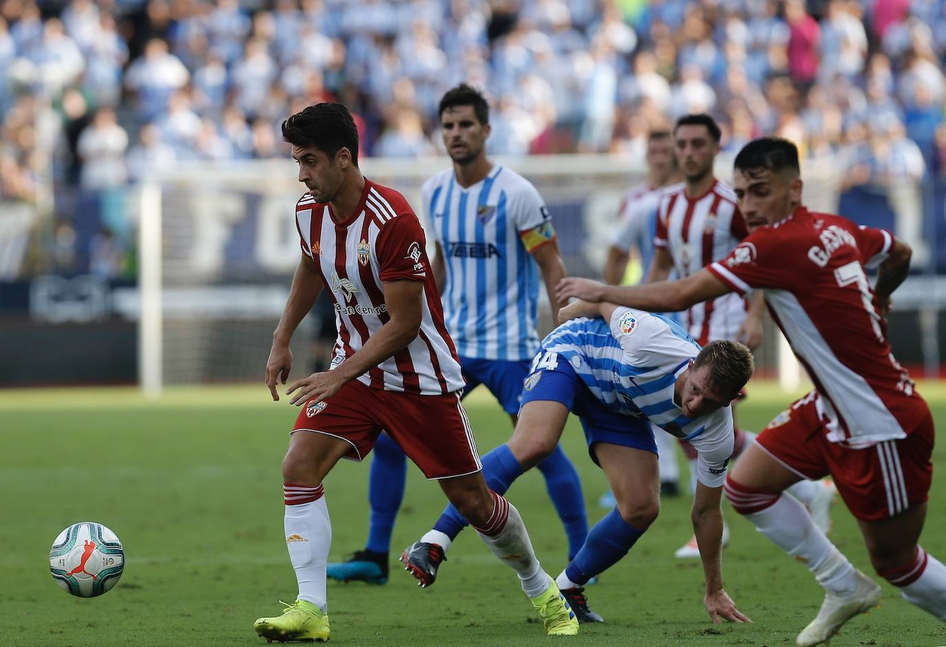 César de la Hoz, una apuesta diferente para el centro de la zaga por su calidad. 