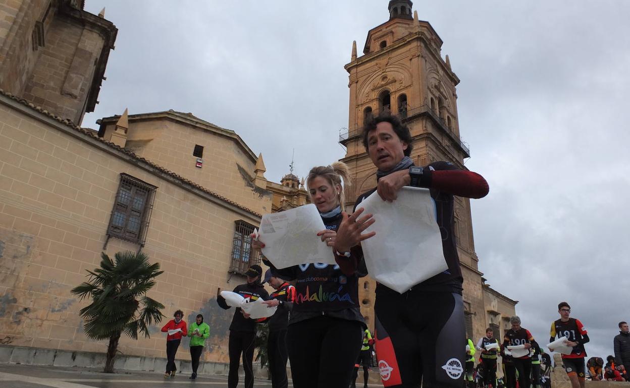 Algunos de los participantes, antes de tomar la salida. 