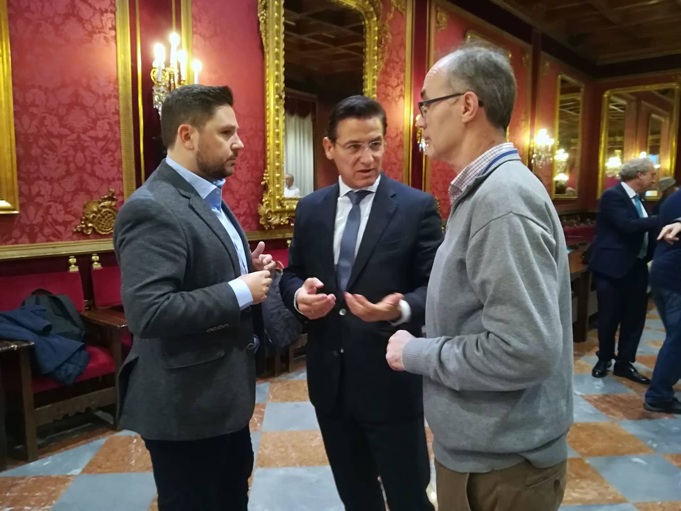 Luis Salvador en un acto con la asociación ALFA. 