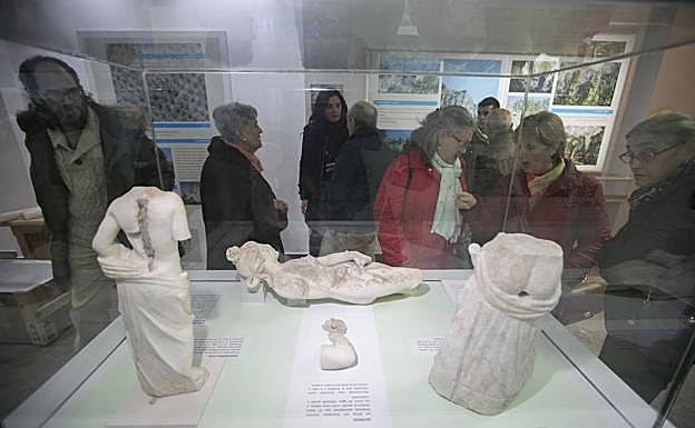 Las Venus de Salar se topan con la ley