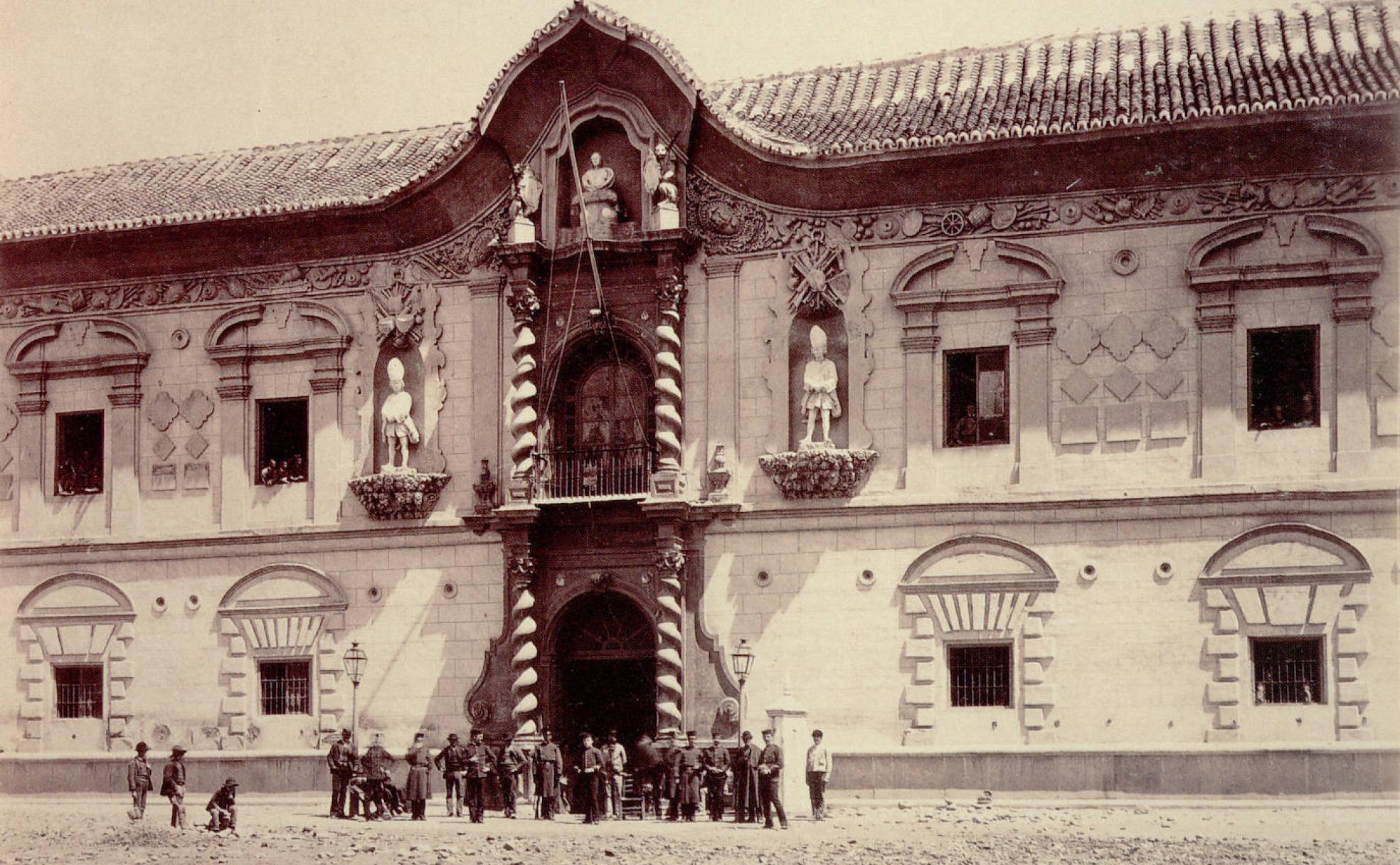 Imagen de la fachada del palacio en 1890.