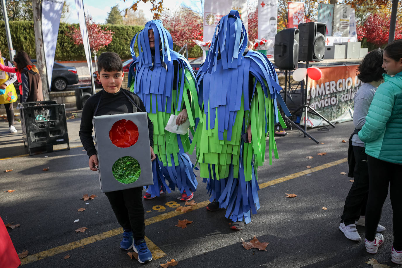 Muchos corredores han acudido disfrazados a una cita que cumple su octava edición