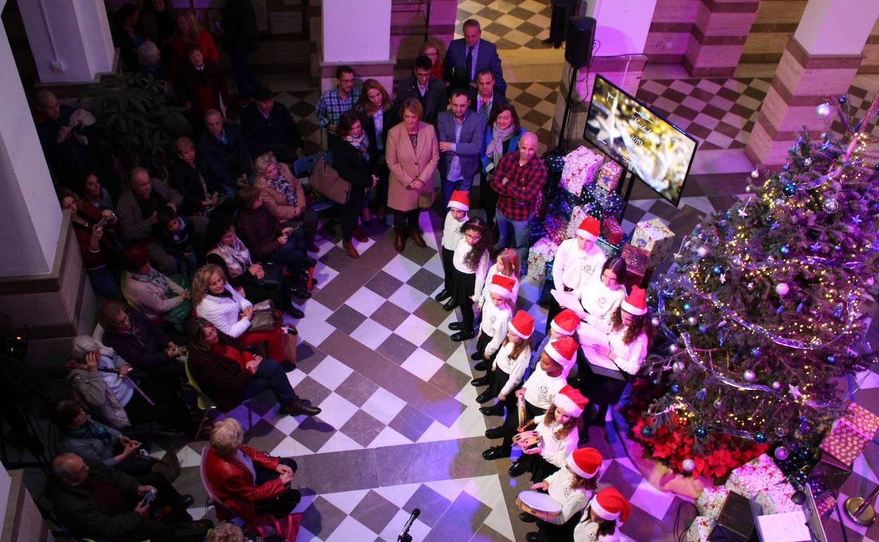 Las actividades se presentaron ayer en el patio del Ayuntamiento.