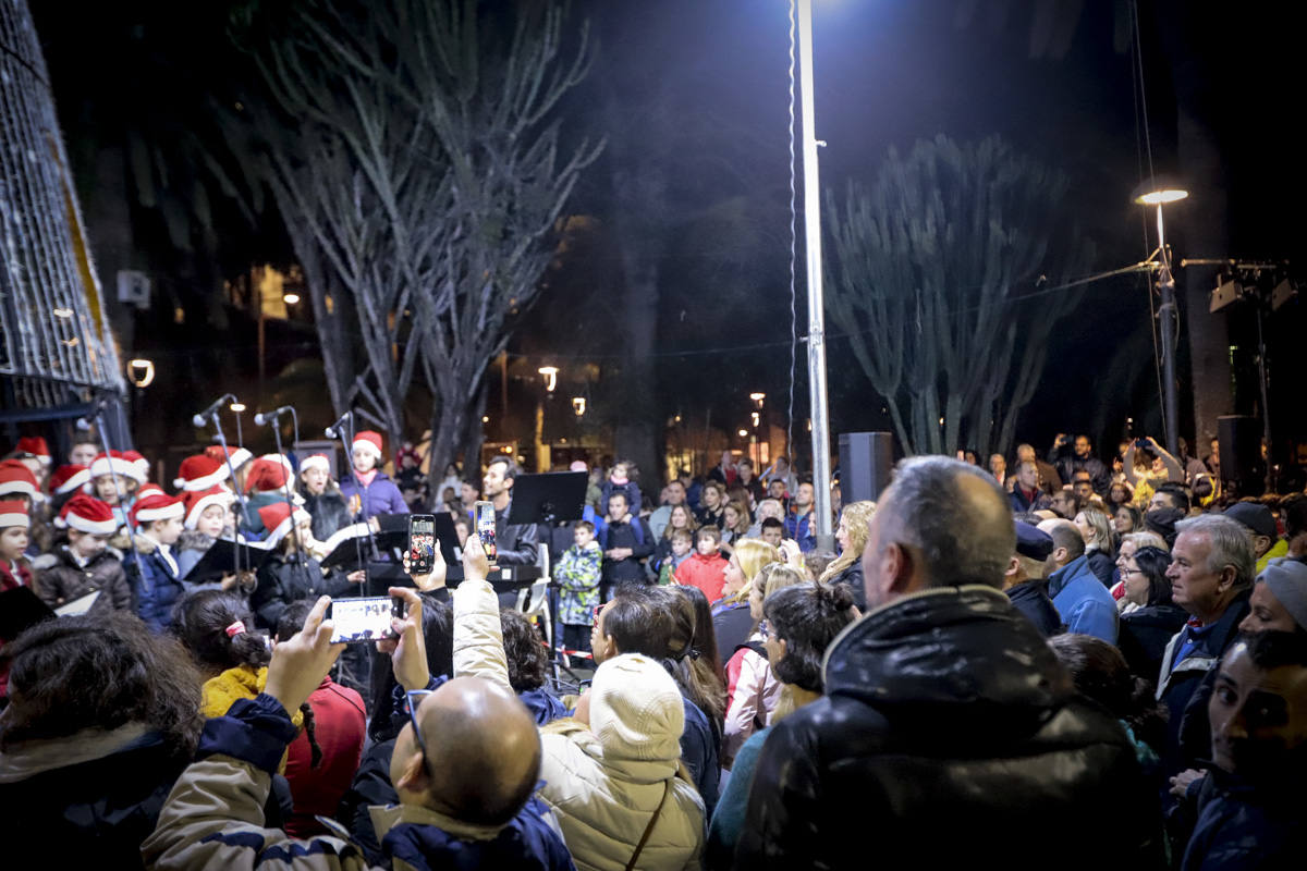 Un millón de bombillas brillarán en las calles de la ciudad hasta después de Reyes