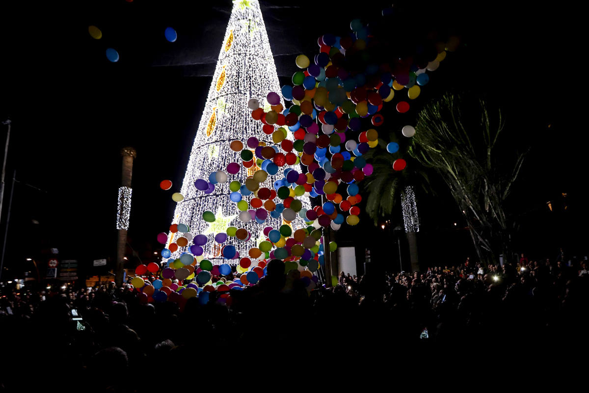 Un millón de bombillas brillarán en las calles de la ciudad hasta después de Reyes
