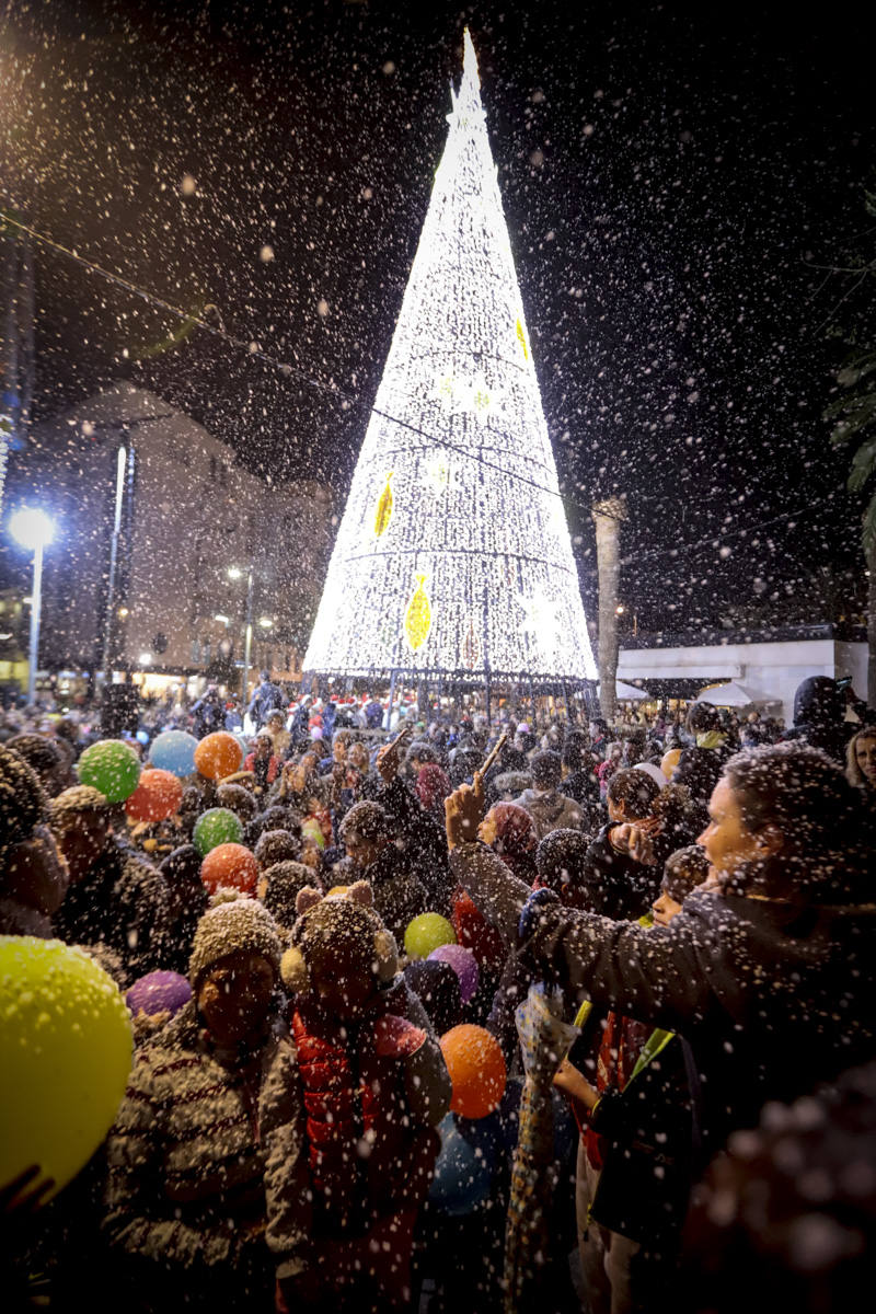 Un millón de bombillas brillarán en las calles de la ciudad hasta después de Reyes