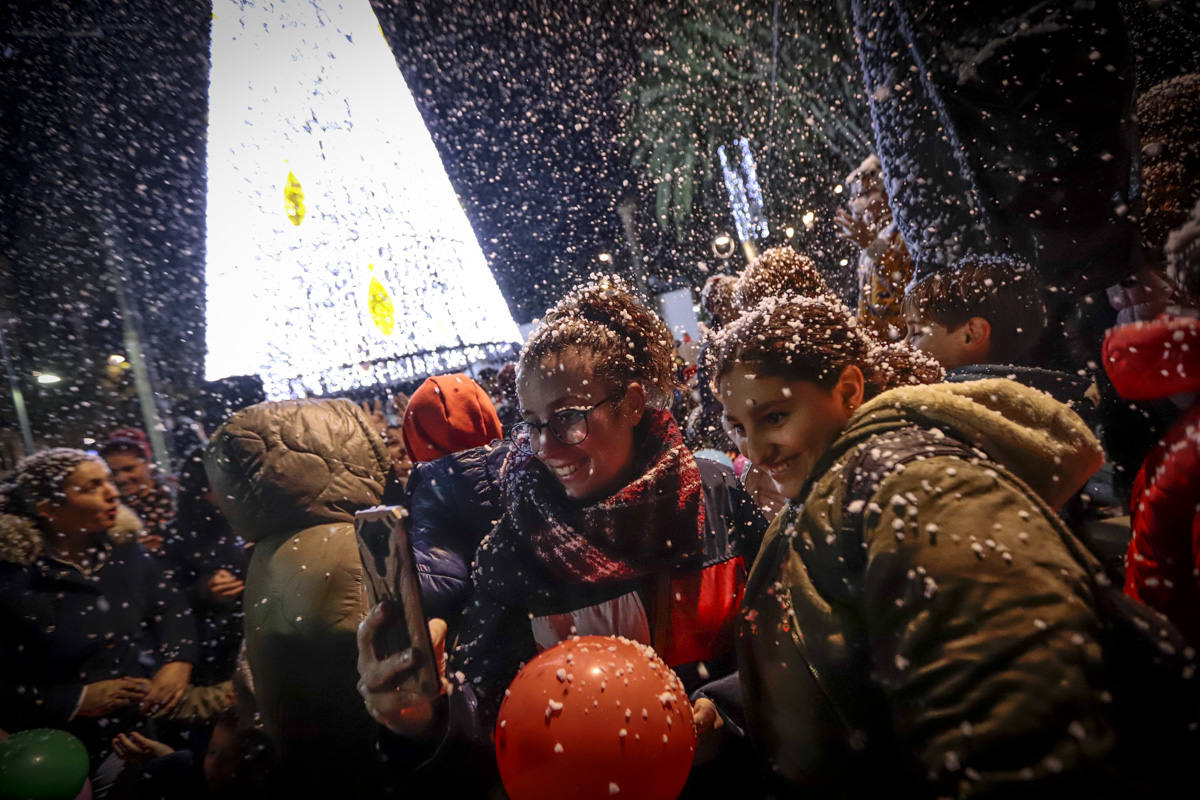 Un millón de bombillas brillarán en las calles de la ciudad hasta después de Reyes