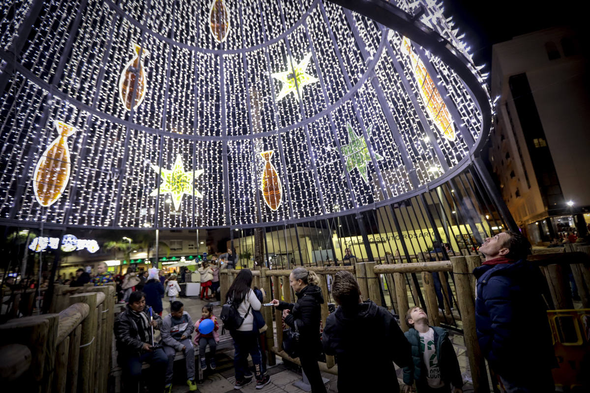 Un millón de bombillas brillarán en las calles de la ciudad hasta después de Reyes
