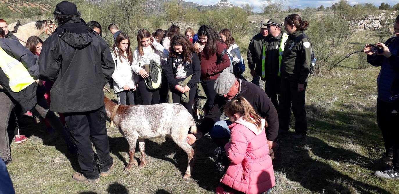 Los jóvenes jienenses escuchan las enseñanzas de los pastores