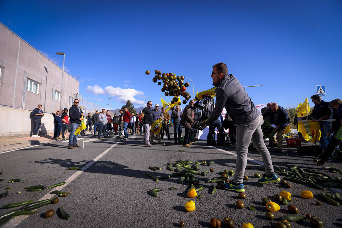 Aseguran que si la situación no cambia están abocados a una «guerra» por la supervivencia y anuncian futuras movilizaciones