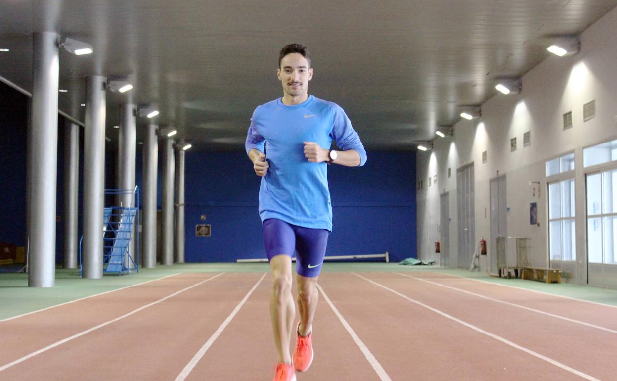 Ignacio Fontes hace carrera en la pista interior del CAR. 