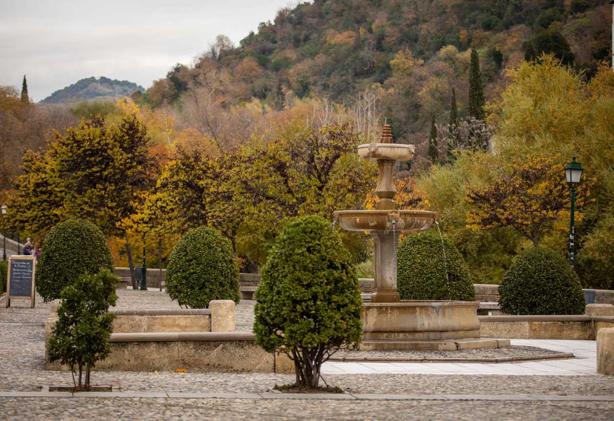 La capital nazarí ofrece paisajes bellos y penetrantes en la estación otoñal | La Alhambra, el centro... todos los rincones ofrecen hermosas estampas
