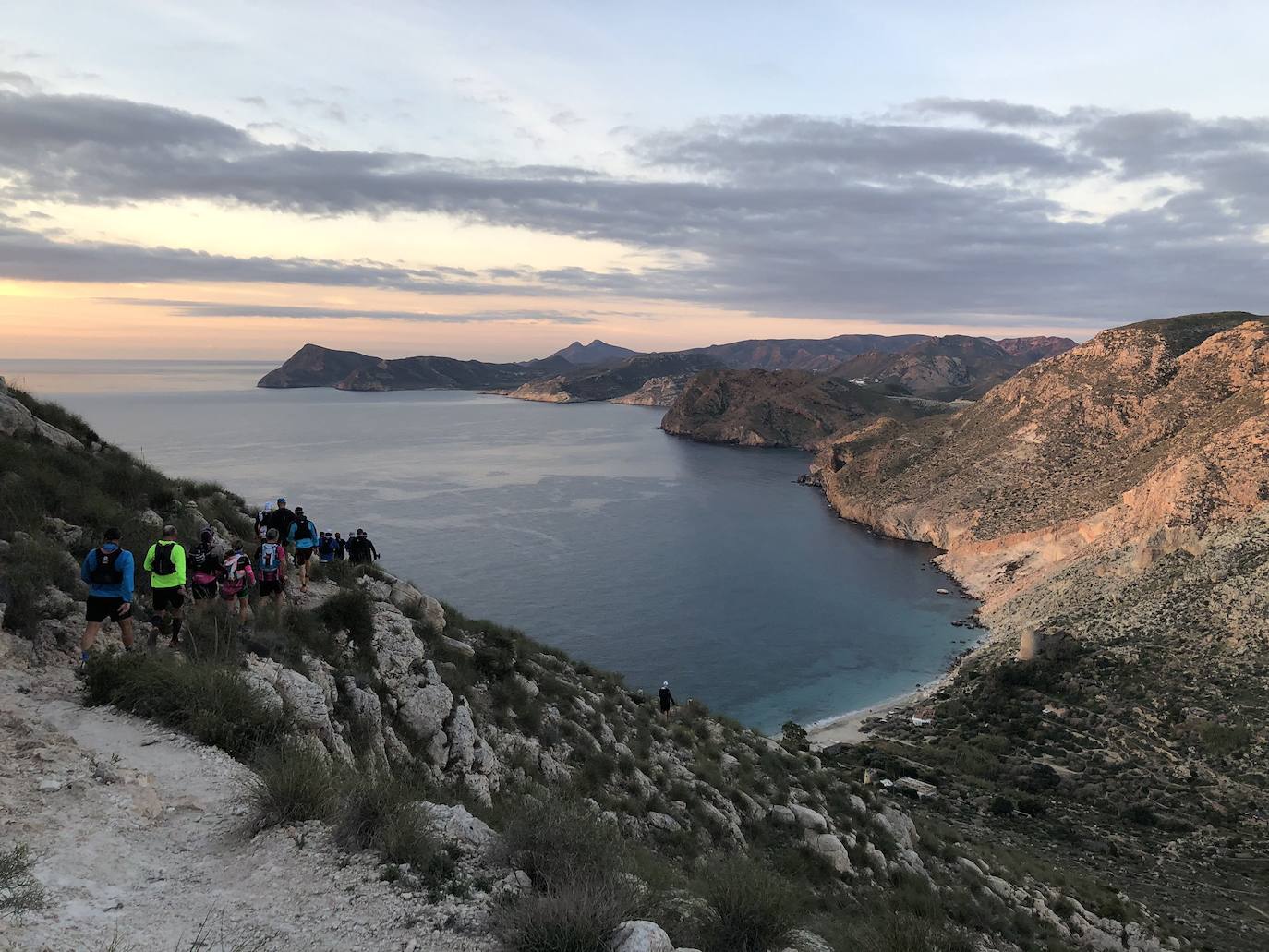 Medio millar de atletas han participado en la quinta edición de la Ultra Maratón Costa de Almería