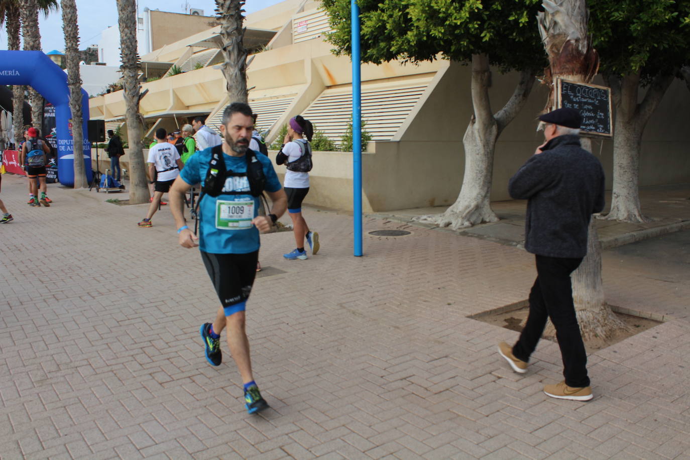 Medio millar de atletas han participado en la quinta edición de la Ultra Maratón Costa de Almería