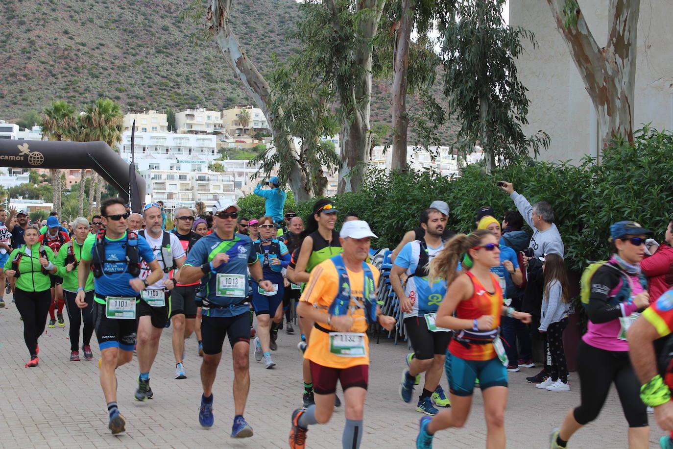 Medio millar de atletas han participado en la quinta edición de la Ultra Maratón Costa de Almería