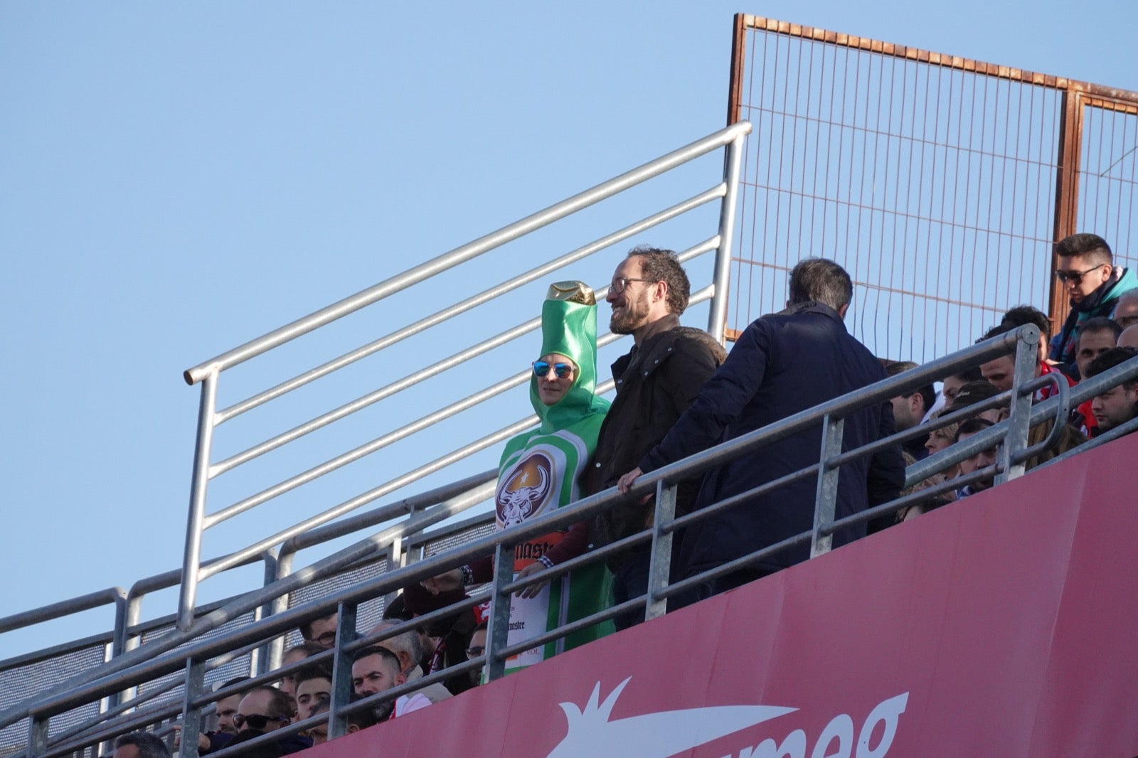 Echamos un vistazo a la grada para recopilar las mejores fotos de la afición. 