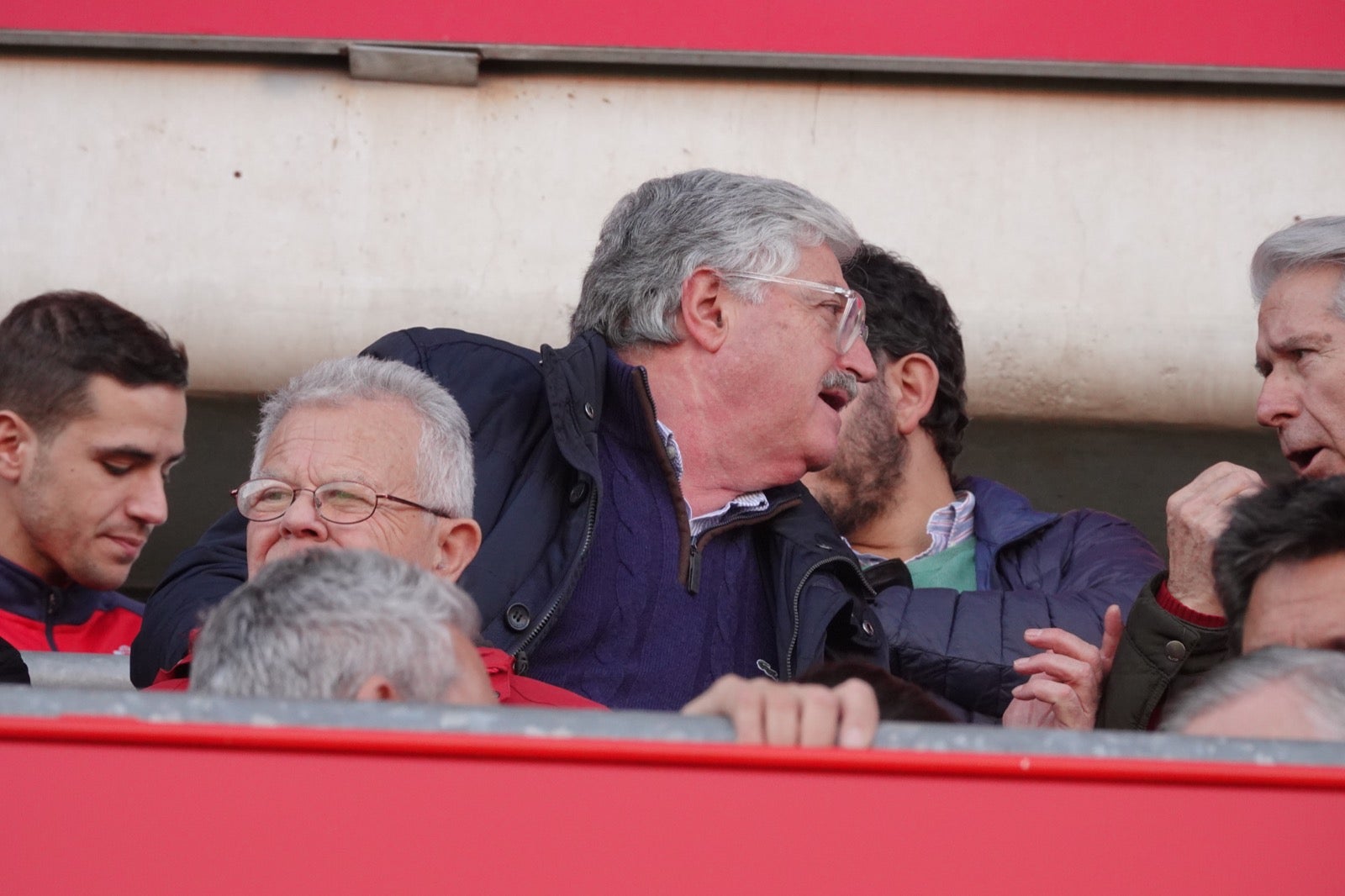 Echamos un vistazo a la grada para recopilar las mejores fotos de la afición. 