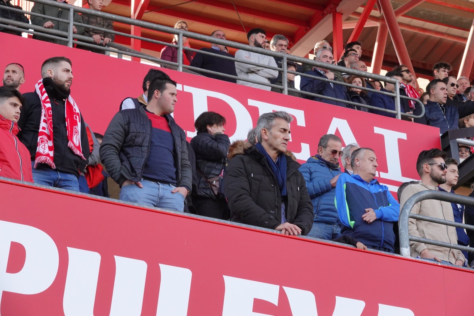 Echamos un vistazo a la grada para recopilar las mejores fotos de la afición. 