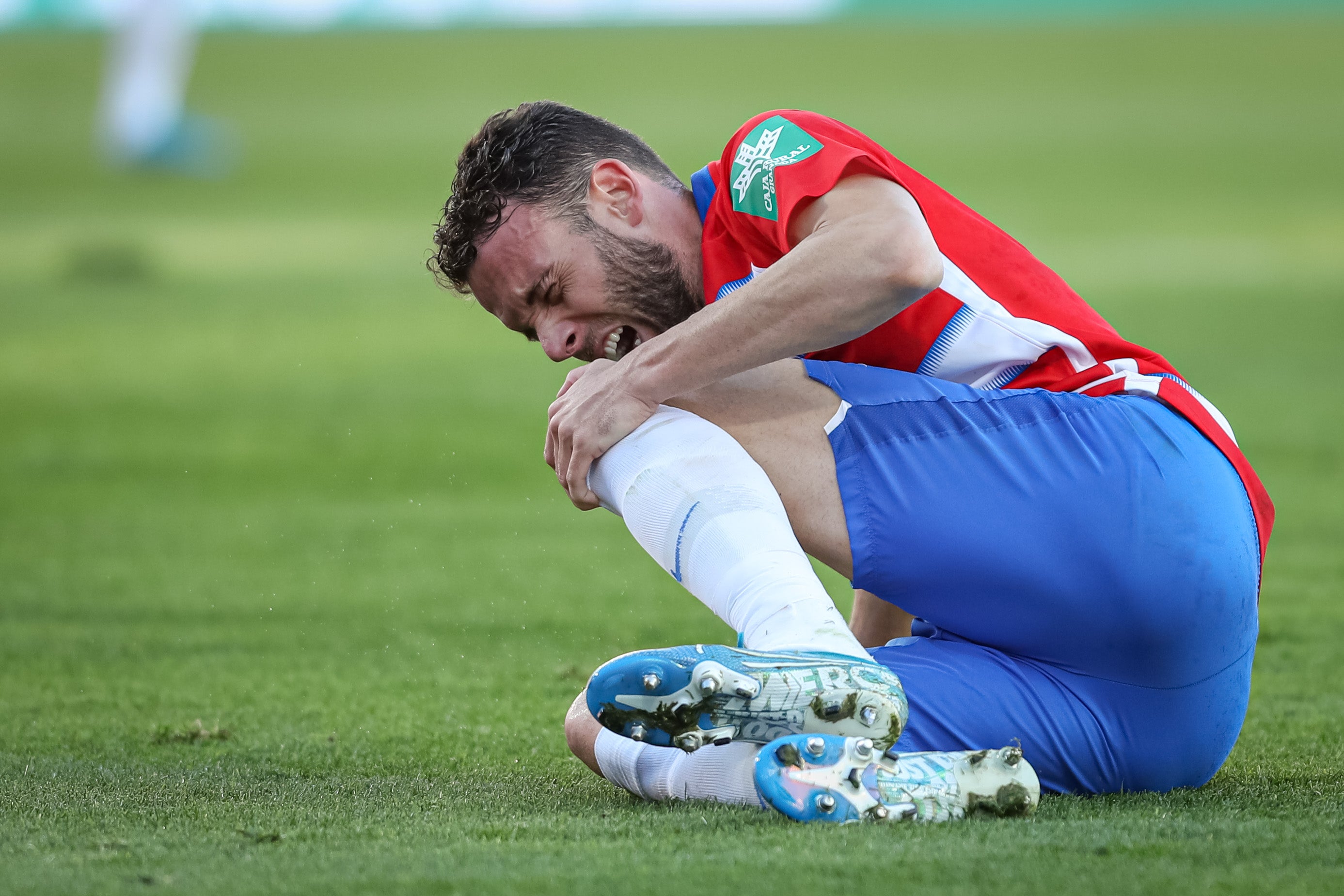 Repasa los mejores momentos del choque que ha enfrentado a dos rivales directos en Los Cármenes