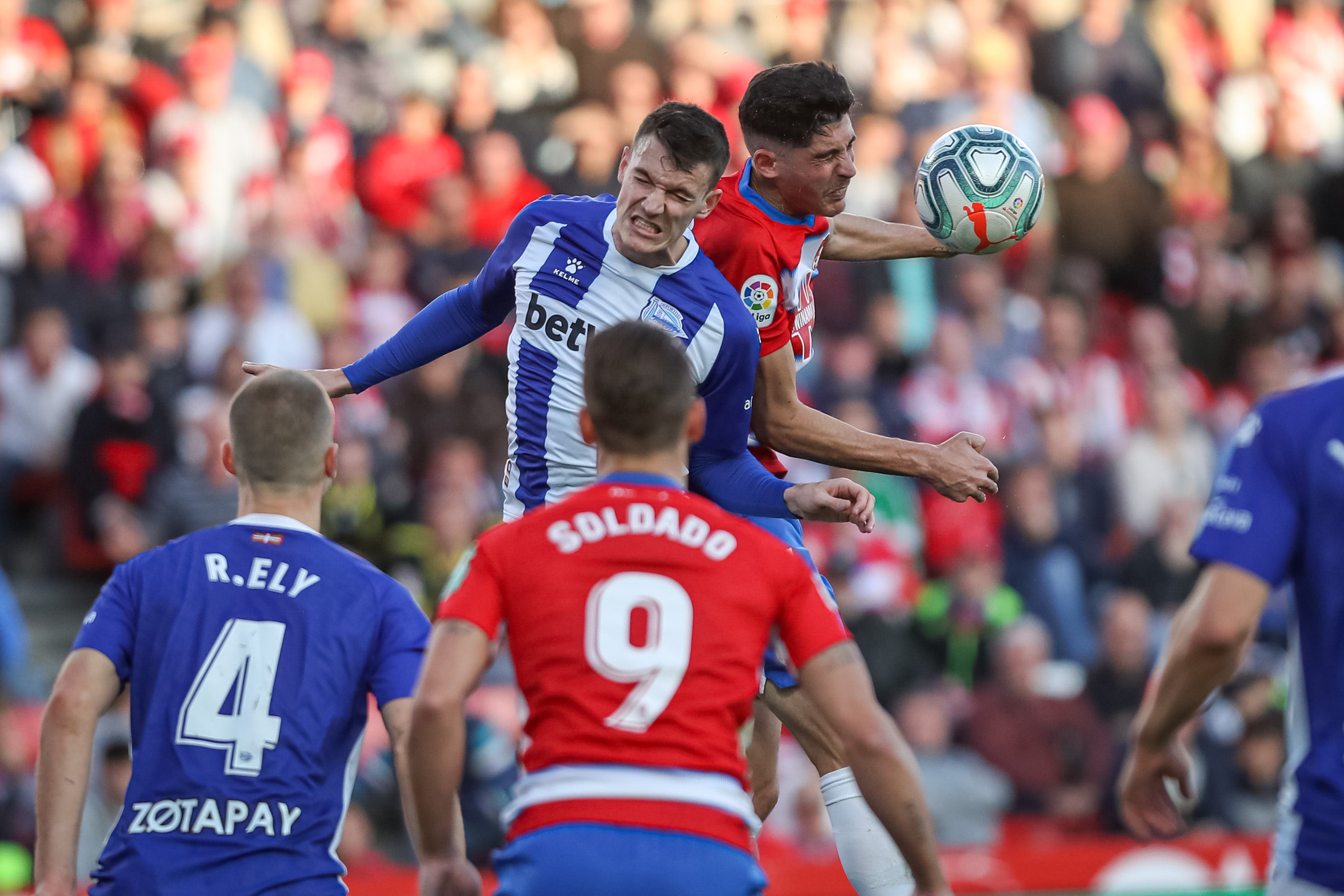 Repasa los mejores momentos del choque que ha enfrentado a dos rivales directos en Los Cármenes